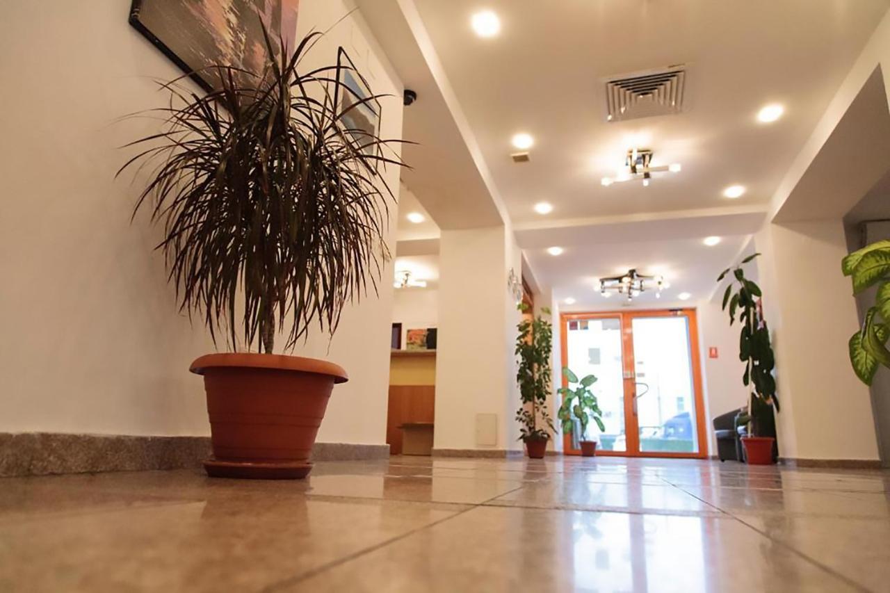 Plus Hotel Craiova Eksteriør bilde