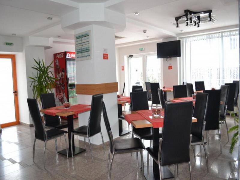 Plus Hotel Craiova Eksteriør bilde