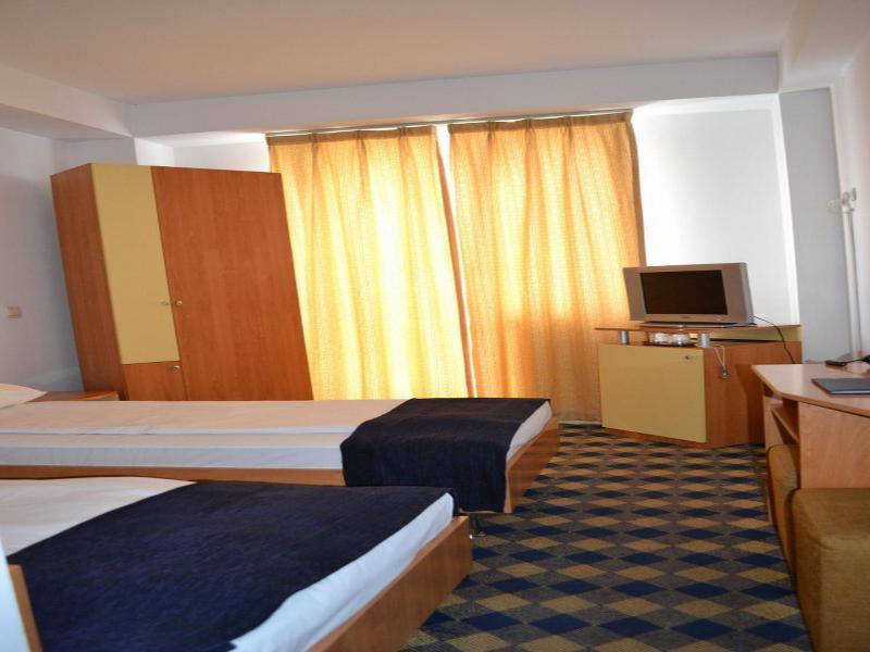 Plus Hotel Craiova Eksteriør bilde