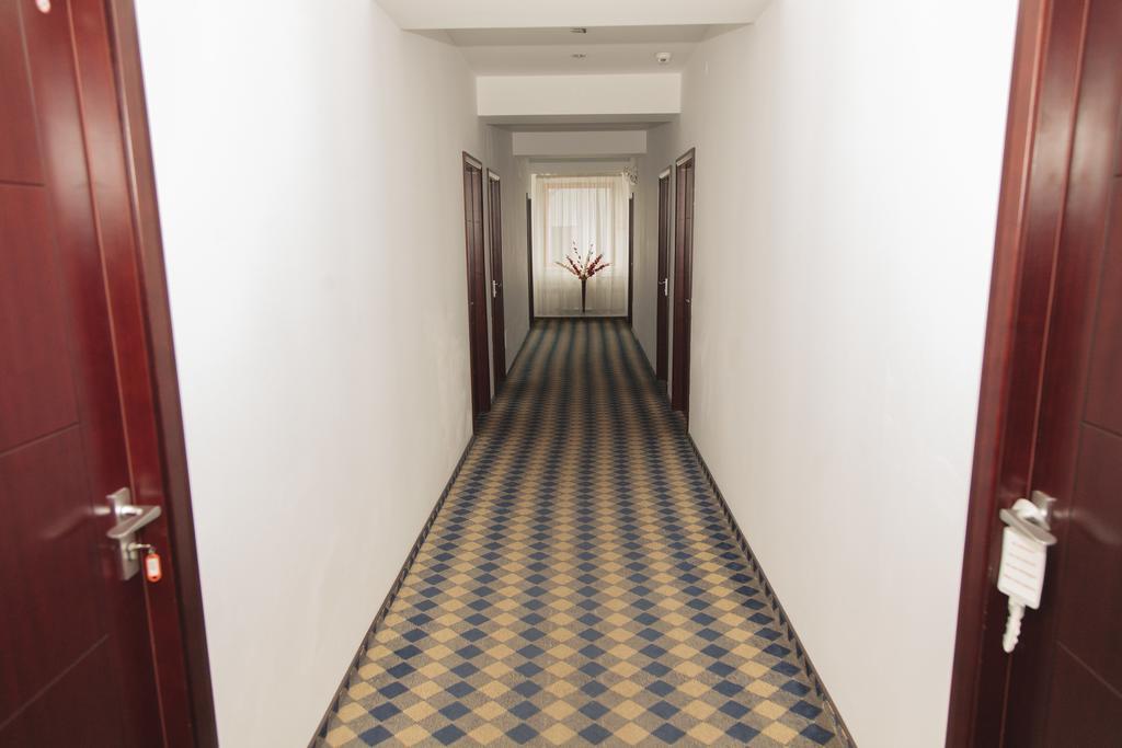 Plus Hotel Craiova Eksteriør bilde
