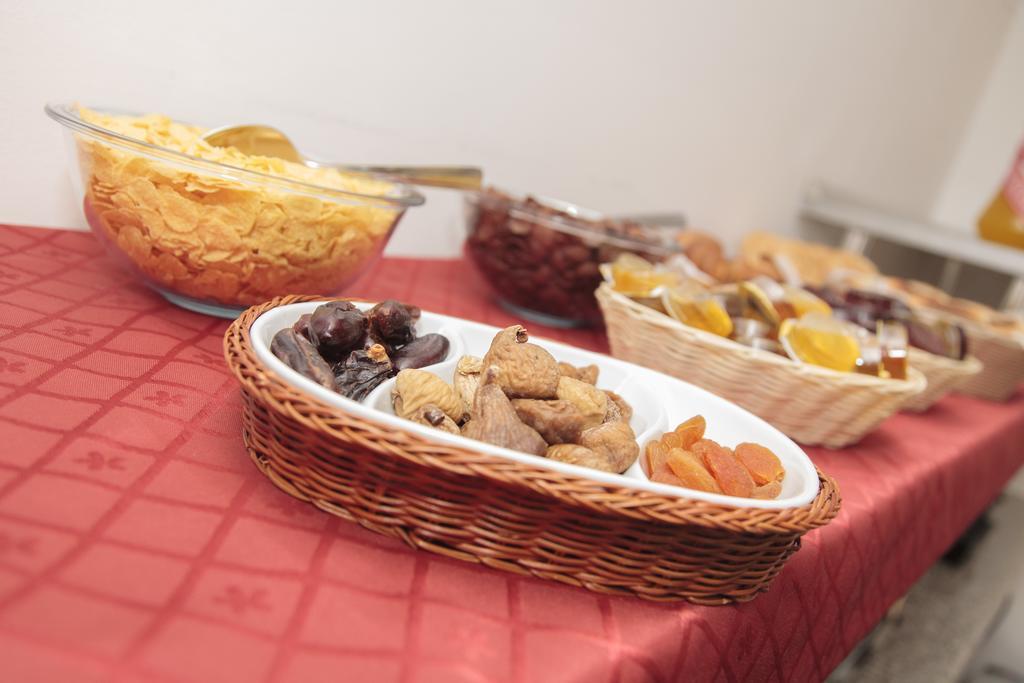 Plus Hotel Craiova Eksteriør bilde