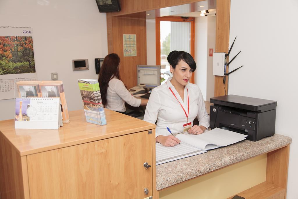 Plus Hotel Craiova Eksteriør bilde