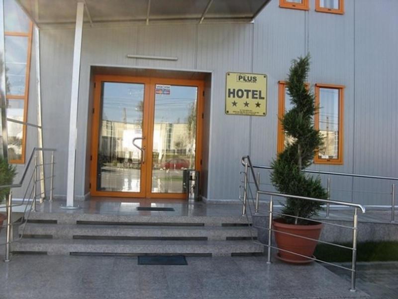 Plus Hotel Craiova Eksteriør bilde